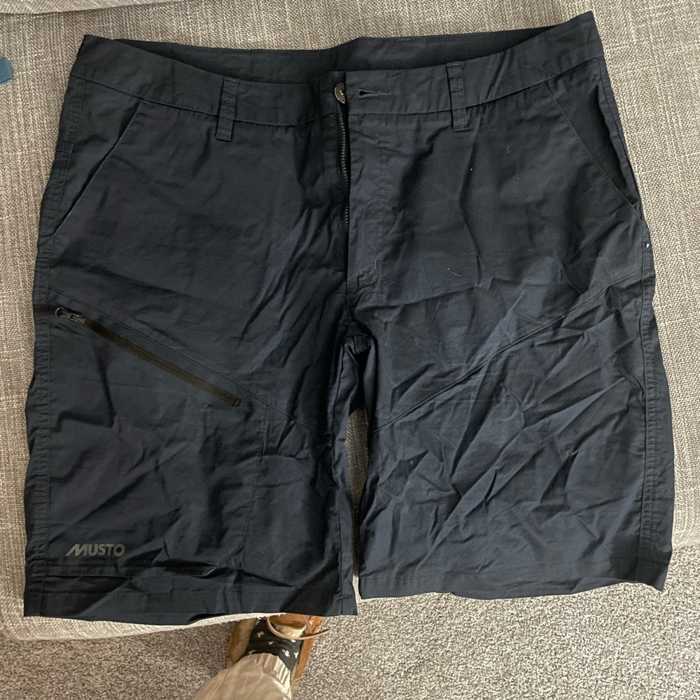 Musto sailing shorts 34